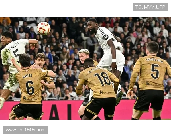 皇马卡马文加头球中柱，错失扩大比分良机